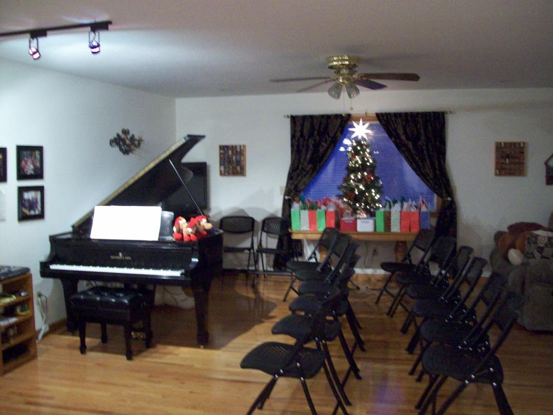 Our home is now ready for our 3rd Annual Christmas Concert tonight!  Performers will include Aleex Conner, Drey Herron, Chelsea Herron, Judy Willis, Ernie Willis and me.