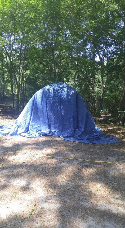 Meme Perry, check out sisters tent . Give Kelly Davis shit😎