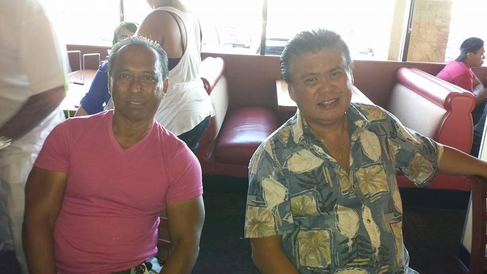 Former Mr.Kalihi Juan Tomas n me, hanging at Shakey ' s Waipahu