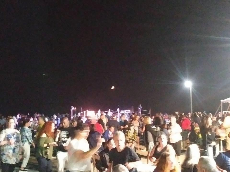 Great live music while dining at the beach hut