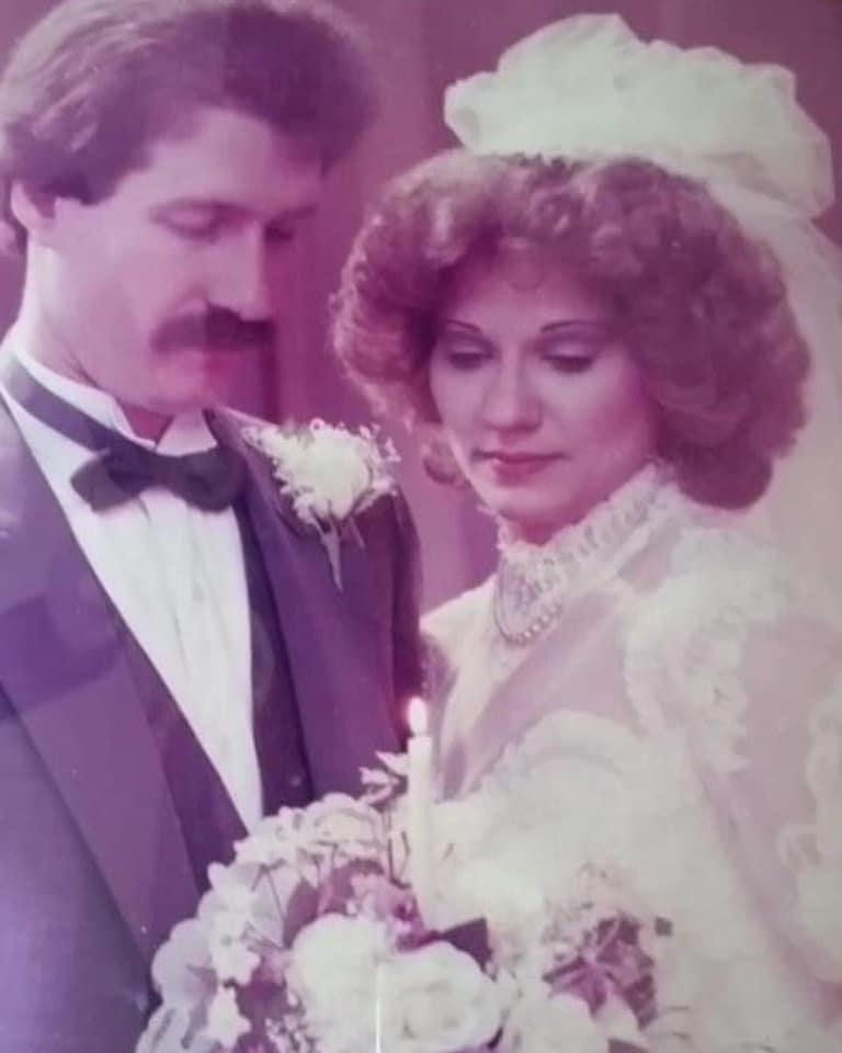 HAPPY 35TH ANNIVERSARY to my beautiful wife, Dianne. Two great kids, Danielle and Cody. Pray for many more years together. Love you.