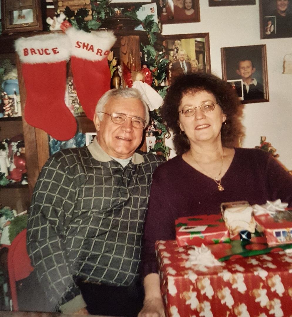 6 mos. Miss my love, my friend, my sweetums, my Bruce.😢💔😢💔
❤️❤️ Our 1st Christmas 2003! ❤️❤️