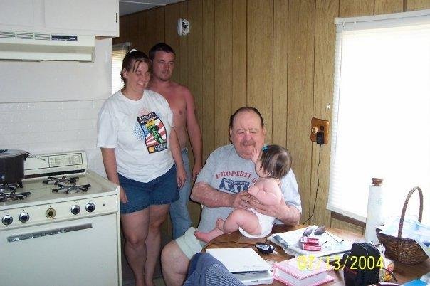 JOE HENDRIX AND DAUGHTER> SON IN LAW> AND GRANDAUGHTER JACKSONVILLE FLA JULY 2004