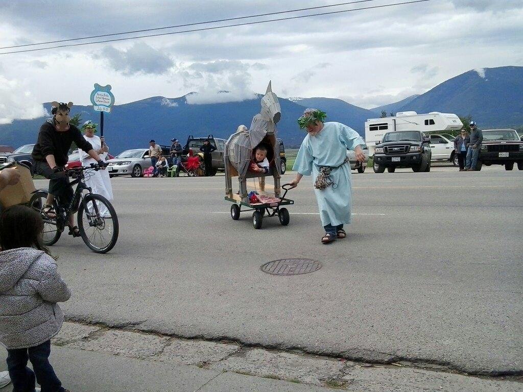 Crestonblossonfest