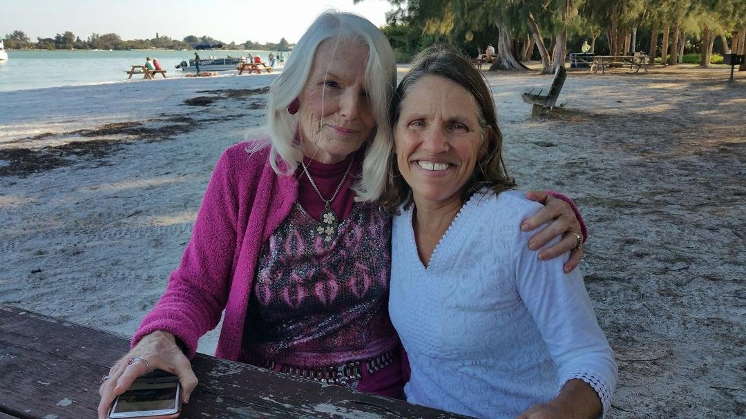Patty and I had a wonderful time yesterday with our longtime friends Tom and Natalie we was able to visit for about 4 hours great seeing them both I will post a photo of Tom and I together in a couple of minutes I had to pu