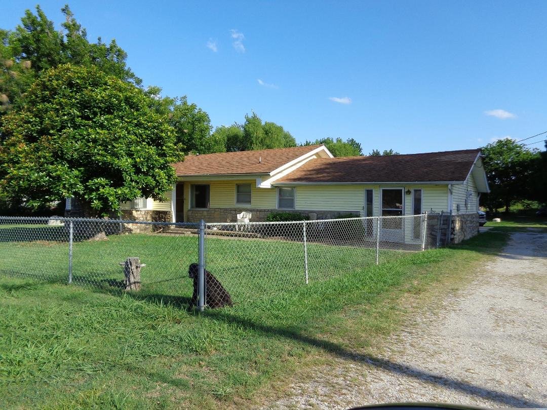 Carolyn and Marilyn Roark's house.