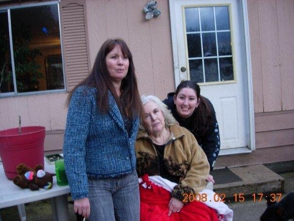 Aunt Jo, Sherrie and her daughter Joleen