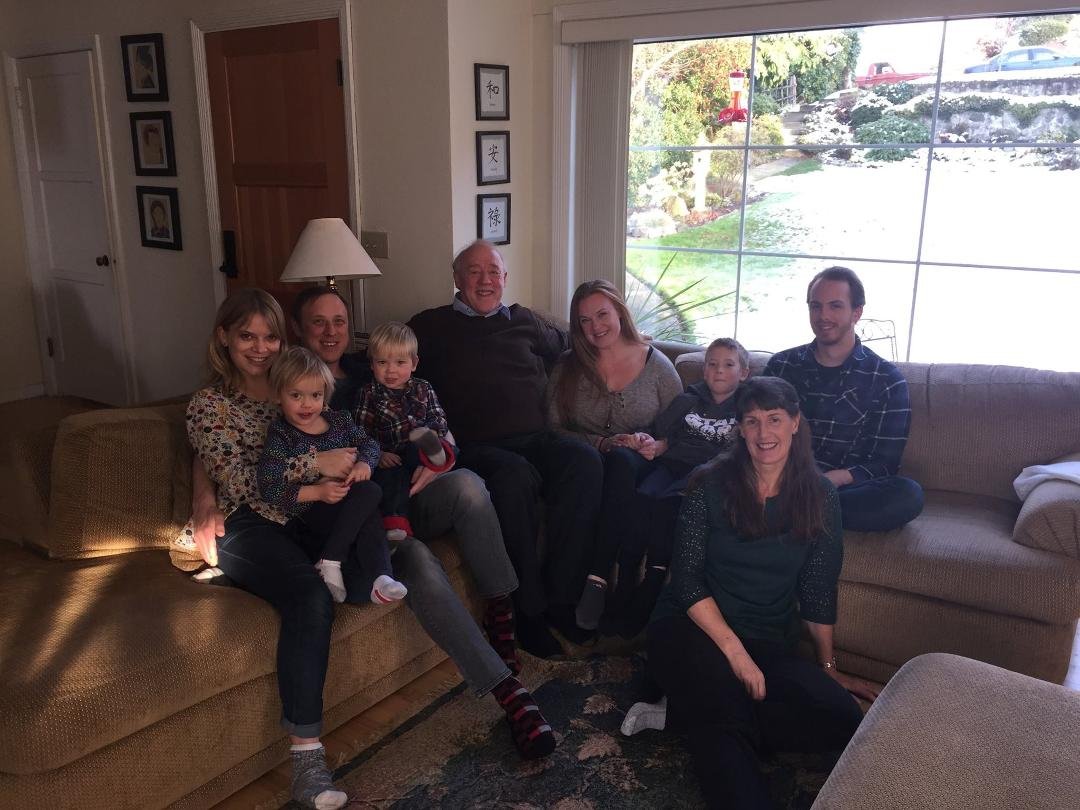 Had a great white Christmas day with my family (my daugher-in-law, son, grand twins on the left and my daughter, grandson, Margaret and her son on the right). I am counting my blessings!