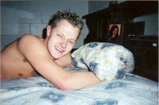 Justin, I cant believe it"s been 8 yrs. ago today that you left us, and God called you home.
I miss you like crazy! I love you very much..Rip My Lil Pobil...01/26/1980-08/02/2006