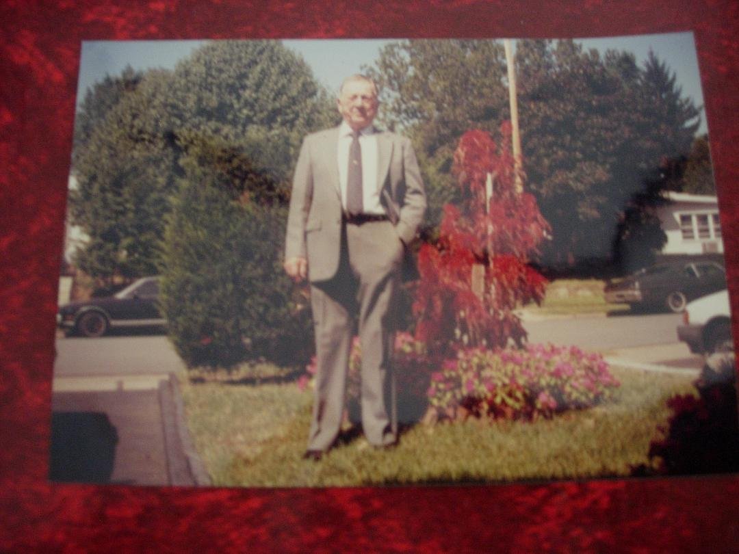 Happy Fathers to my dad in heaven ...you taught me everthing i needed to know and then some