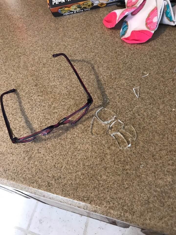 This is what a Labrador puppy can do to your glasses😱