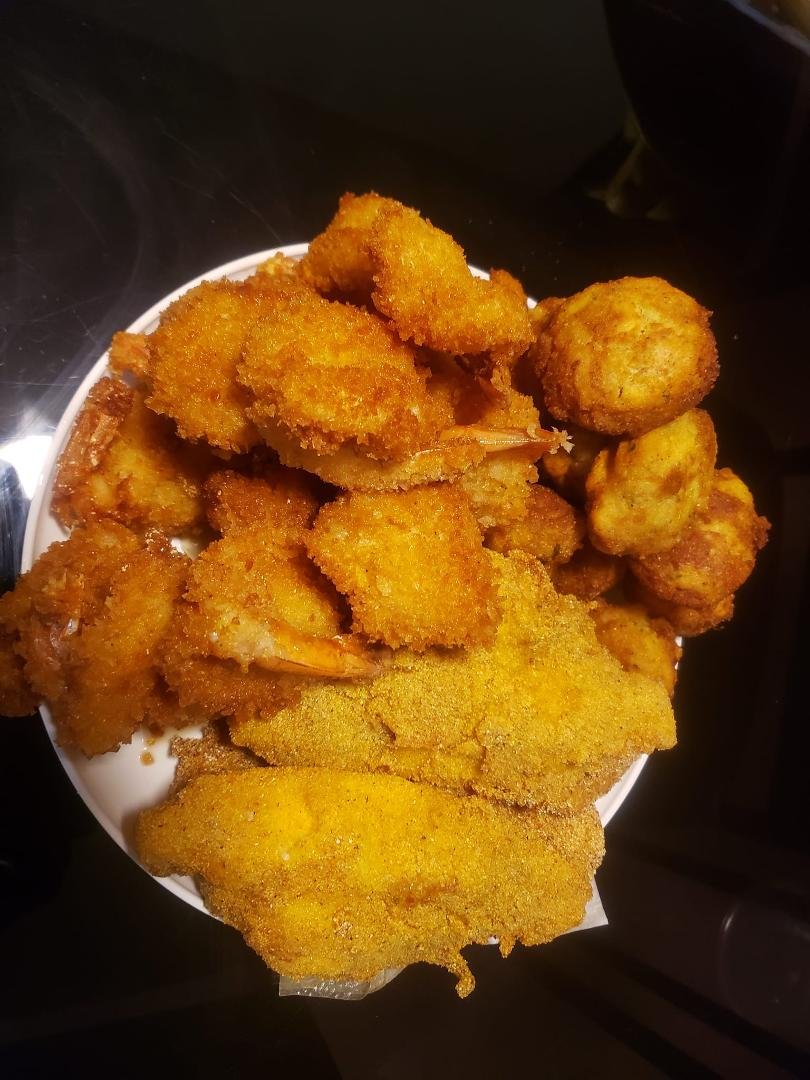 Catfish, shrimp, & hushpuppies