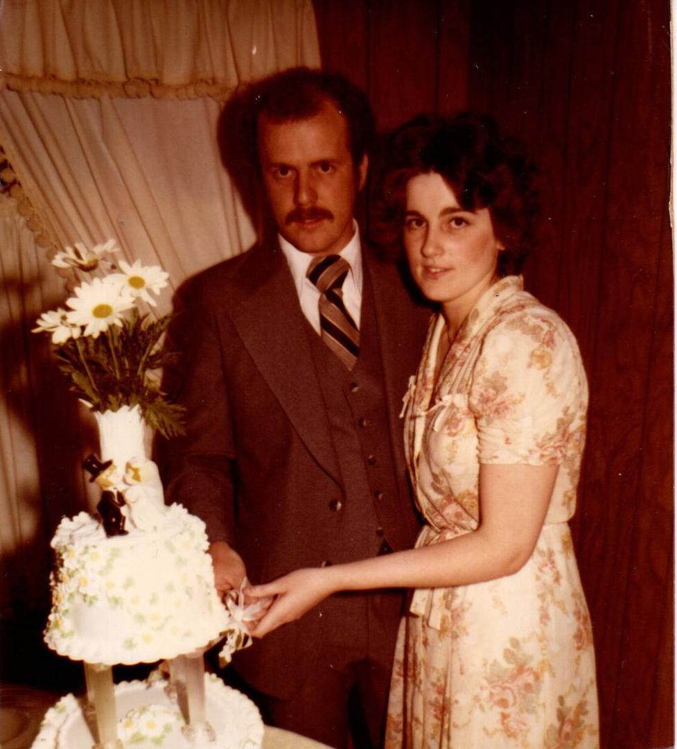 Happy Aniversary to my lovely wife Paula!!!