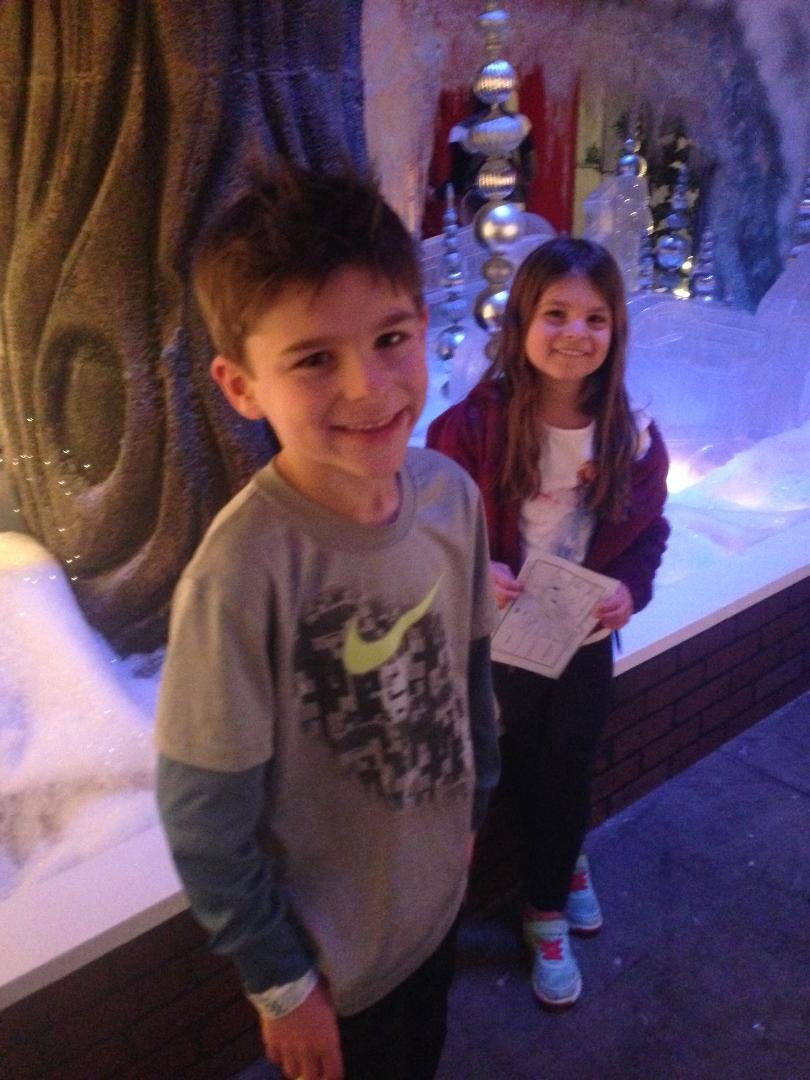 Favorite Black Friday tradition 🎁Santa at Entertrainment Junction 🎉🎉