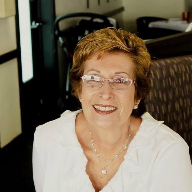 Tomorrow is Sandy Algaze's Birthday. She is a good looking, smart and loving person.I am so lucky to meet this Brooklyn girl blind date.
I'll keep her for another 50 years.
Thanks kid
