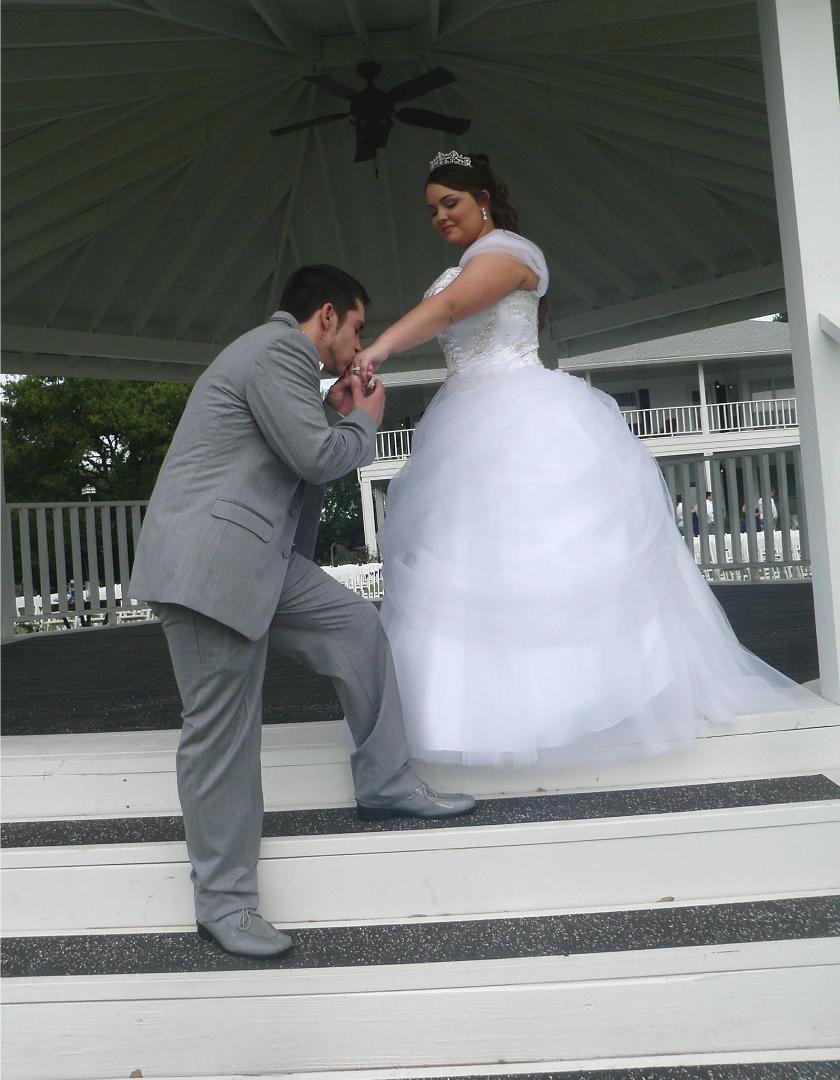 Newlyweds Justin Alvarez and Kaylee Jordan Alvarez.