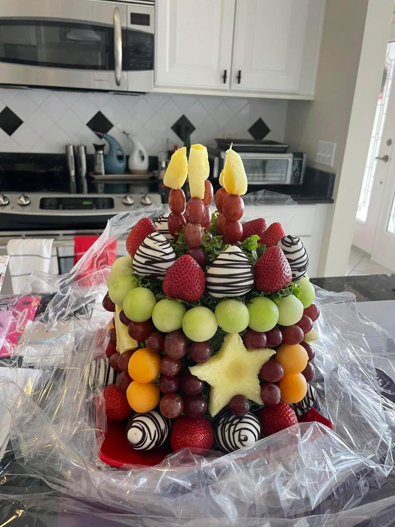 An absolutely delicious treat from my daughter, Paula and family! Thanks so very much!