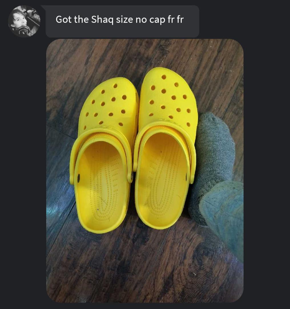 This kid 🤦🏼♀️ apparently got the wrong size shoes 😂