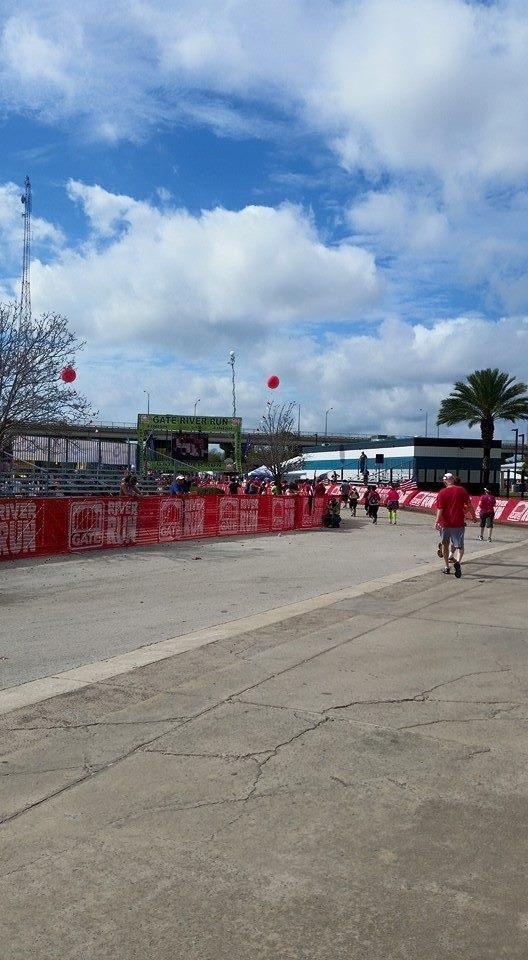 I can see the finish line #rungateriverrun