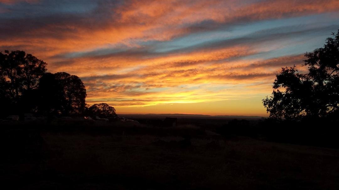 Sunset at the "Hilltop Evening of Song and Art"
Was a wonderful evening thanks to the artists! Also, thanks to the Jaggers for the use of their beautiful site!
Benefit for art in local schools.