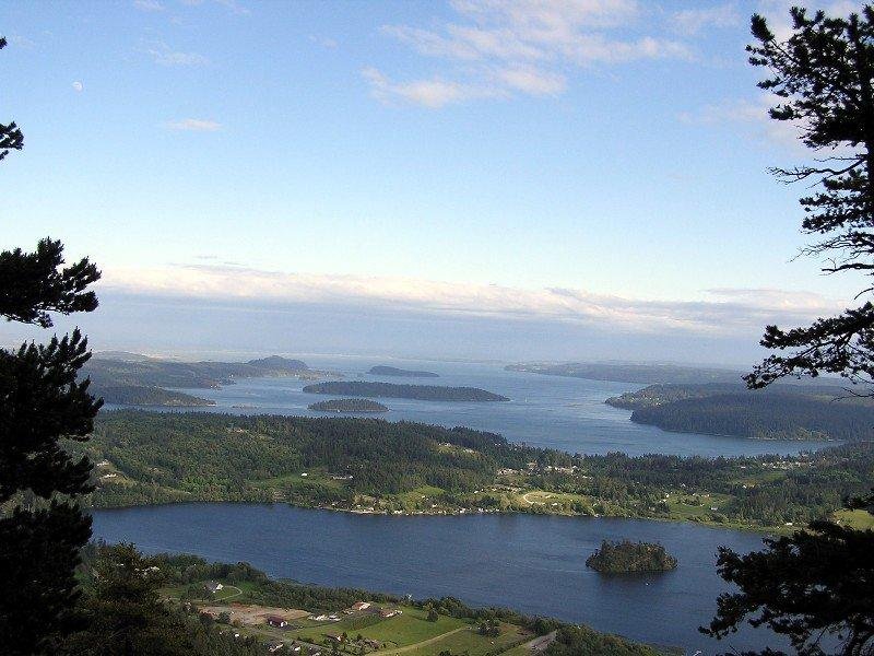 Fidalgo Island - where I live - on the left.