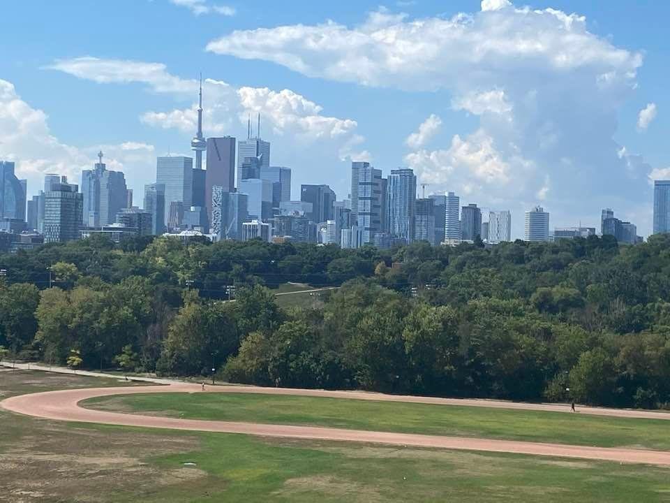 Another beautiful day in “The 6”. My favourite spot in the city to just take a breath and slow things down. Feeling blessed for so many things and so many people. 🙏