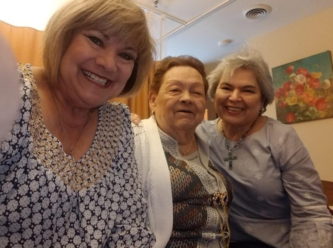Visiting Tia for Mother's Day!