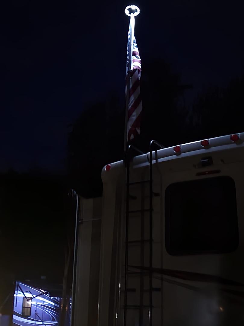 My flag at the RV park, Seven Feathers (Oregon) tonight.