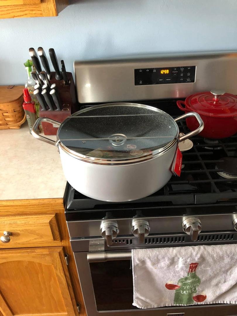I finally found a “Made in Italia Colpetto” with enough room to do it right w/ sausage, neck bones and Meatballs. Ma would be proud.😀 🇮🇹🇺🇸💪🔥🔥