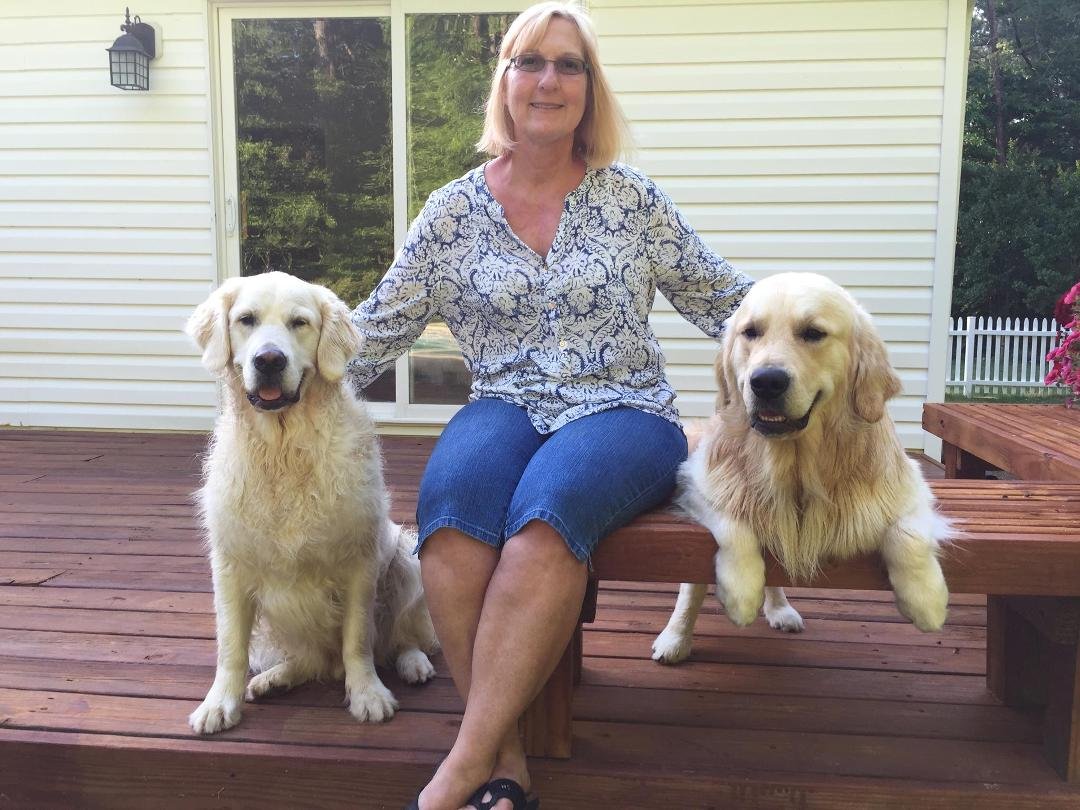 Paula H does Keagan Sr. Bark when you are making dinner for him? Both Keagan Jr. And Harry want their dinner NOW