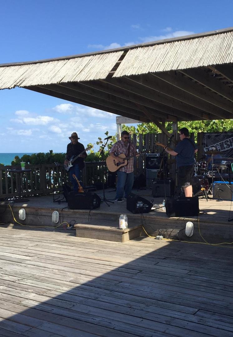 Listening to Buckshot at the SBI with Auntie Carol🌴🌴🌴🌴☀️☀️☀️☀️☀️😎😎😎😎😎