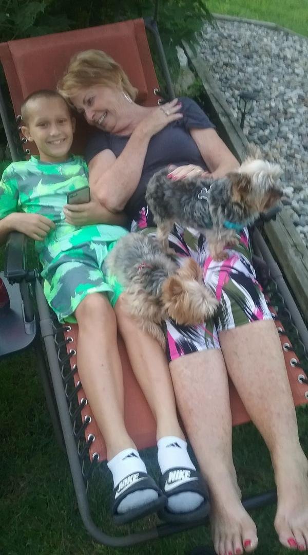 Cyndi & Tyge chillin out in the front yard.