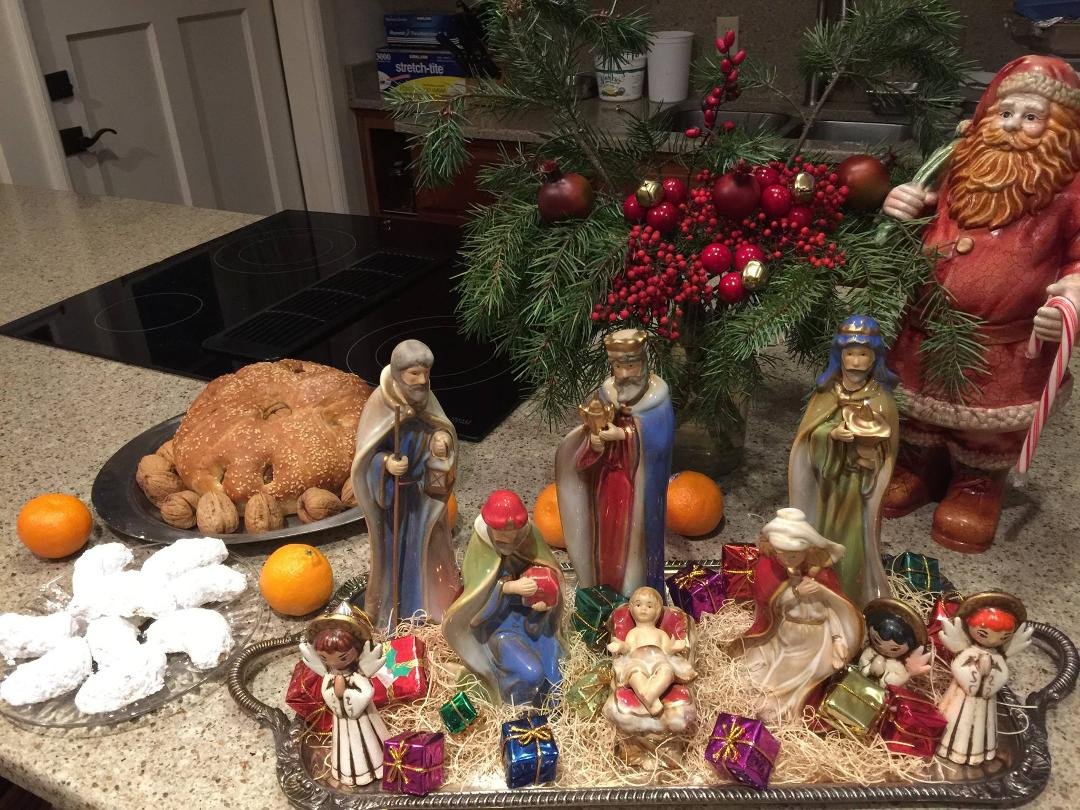 We want to wish all our relatives and friends a very Merry Christmas, peace, health and happiness.
Χρονια Πολλα