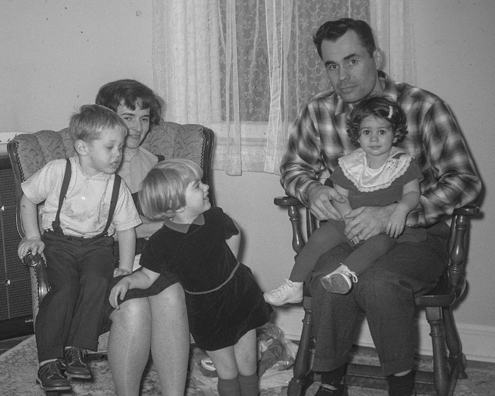 Monochrome Monday, who's yo papa and who are you?