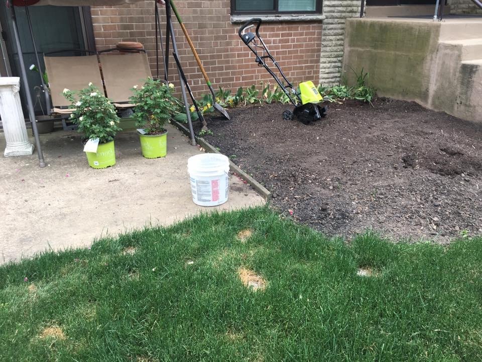 Working on my garden!!
I’ve got five knockout roses to plant
😳😊😎🥓
