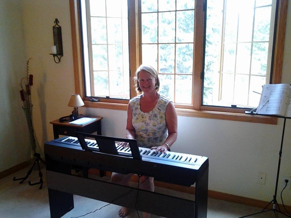 Wendi Nagy rockin' her new Yamaha digital piano at River Sound Studio, Breckenridge, Colo. <3 Thanks to Greg Olson and Play it Again Music for the smokin' deal!