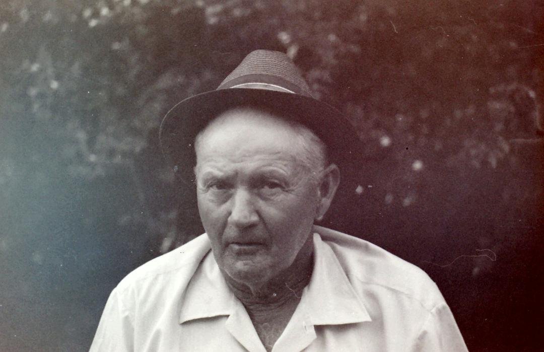 Today Was my Dads Birthday june 23 1909 to Jan 31 1997.today He would be 105 yrs old.My dad was Special to me he taught me All I know. he sat with me when I was sick.A great man to all he knew. I think Of Him almost daily.H