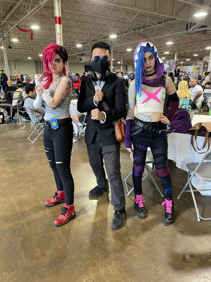 Me and Vi cosplayer and Jinx cosplayer