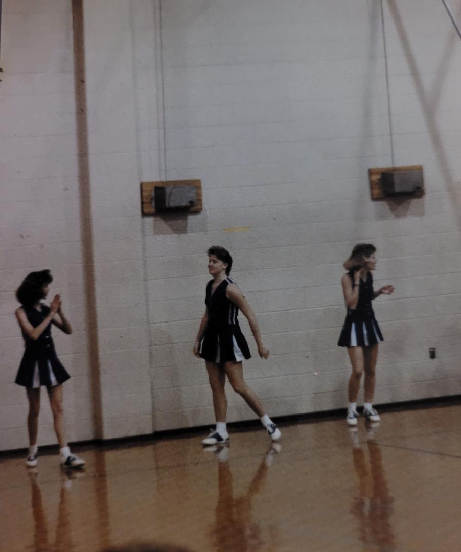 I'm having fun sorting through a huge box of pictures my mom took! This is me, Amy Buford and Bonita Hall McIntyre cheering for Thomas Walker boys basketball! I think I'll definitely be sharing more!!
😊❤️
