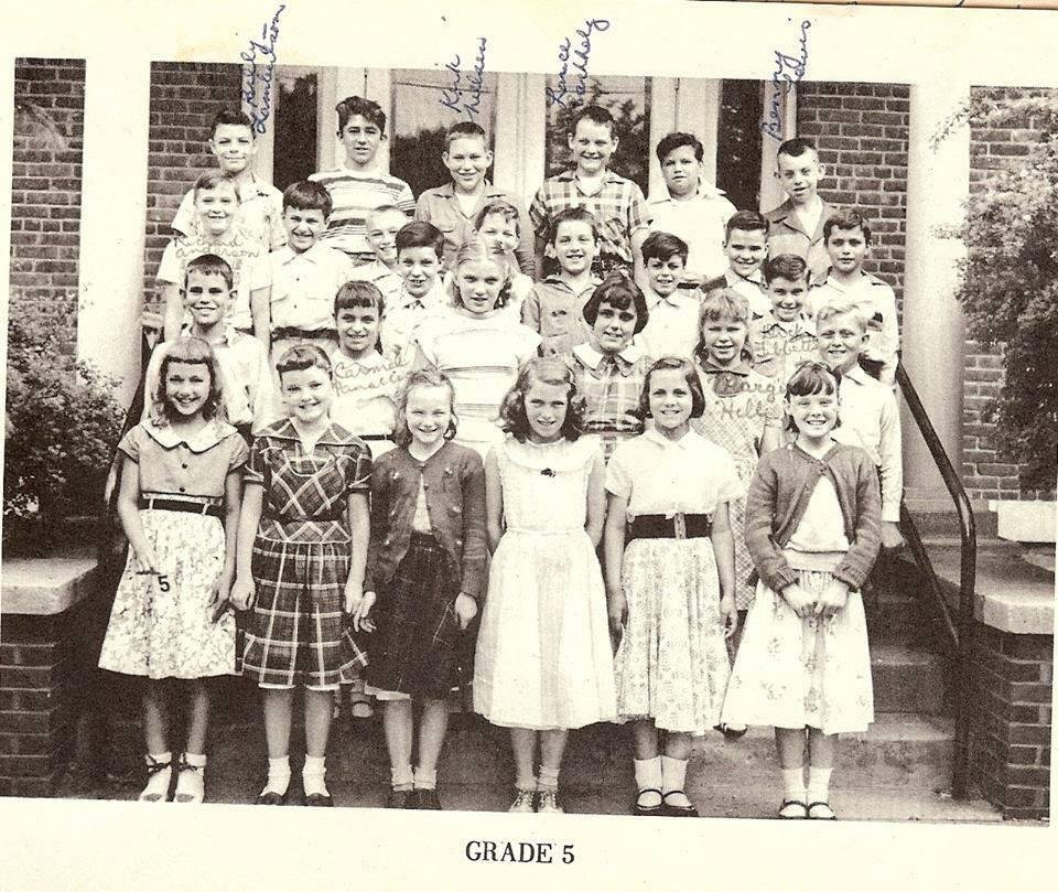 He Ed, second row from bottom on the end. That's me. Our teacher was Mr. Kurtz.