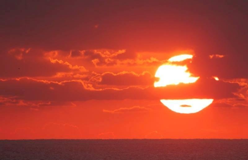 do not stare at this for longer than 2 minutes... it might make you wanna move here.