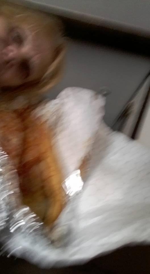 Having a pizza steak with onions thanks to my babygirl...Thanks Missie.  Love youb& the eats
