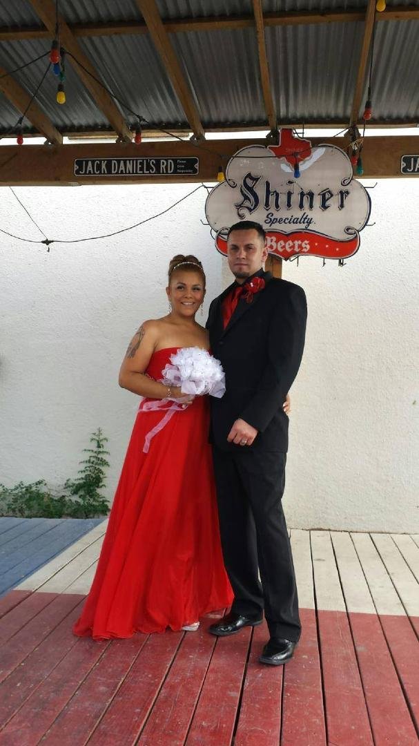 I had to post this one. My daughter, April Sustaita and her brand new husband Joe Pena. Their wedding day June 14, 2014. There you go my Meadows' and Wamp's.