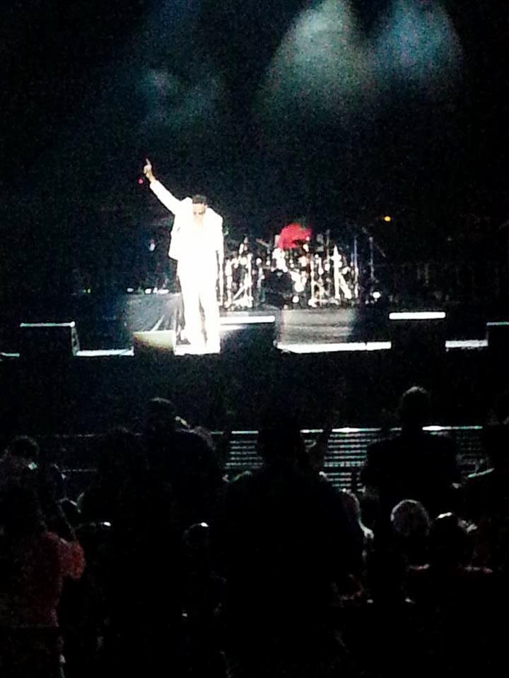 Concert #2, Charlie Wilson!
Found out the wine bar at tha concert has San Simeon Cabernet, a 93 pointer, by the glass, or in our case, by the bottle!
Rockin and groovin on with Deborah Anderson, Karen Anderson and her frien