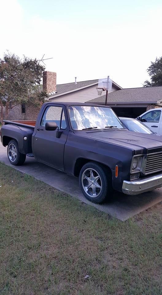 Nice 77 model C-10 Chevy pickup truck for sale run good 4000$