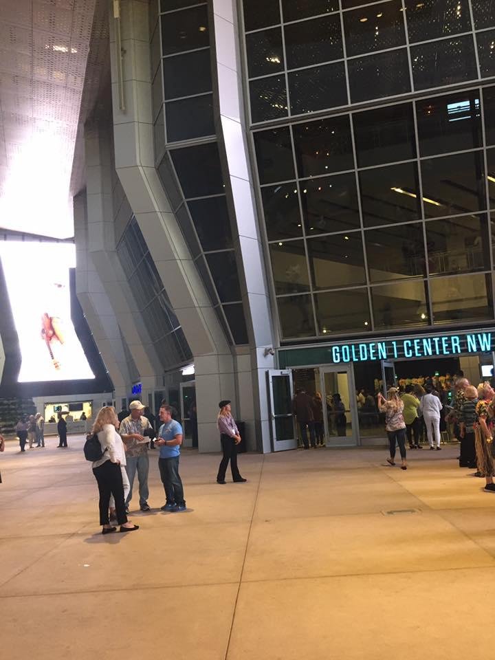 At Golden 1 Center for the Jimmy Buffett concert ! 🌴🌴