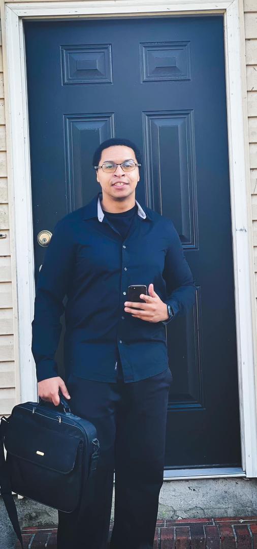 I’ve always enjoyed the college smart look 📖 📚 📕! Two degrees down, 6 certifications and going for the masters for 💻! This is it the last semester for the classes I need and it’s onto college retirement! #collegesmarts