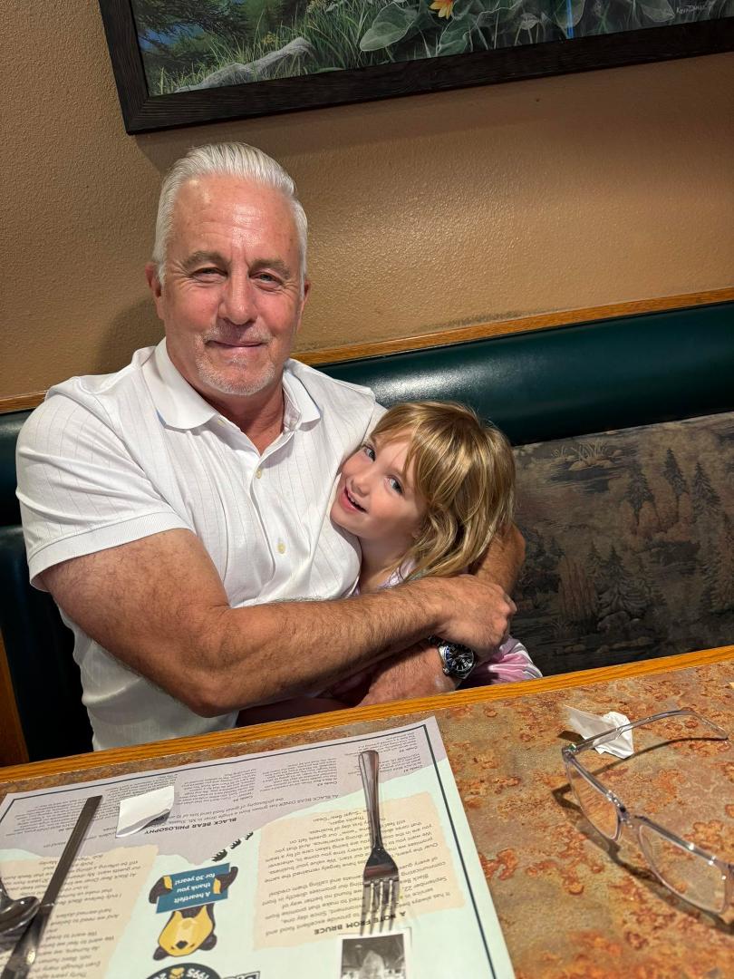 Brian and Oaklee took me out to breakfast this morning 💕