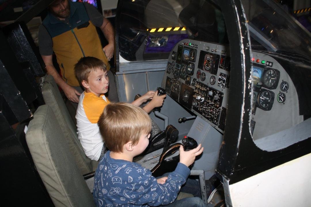 of course Elan and Rowan had to fly in the air and space museum