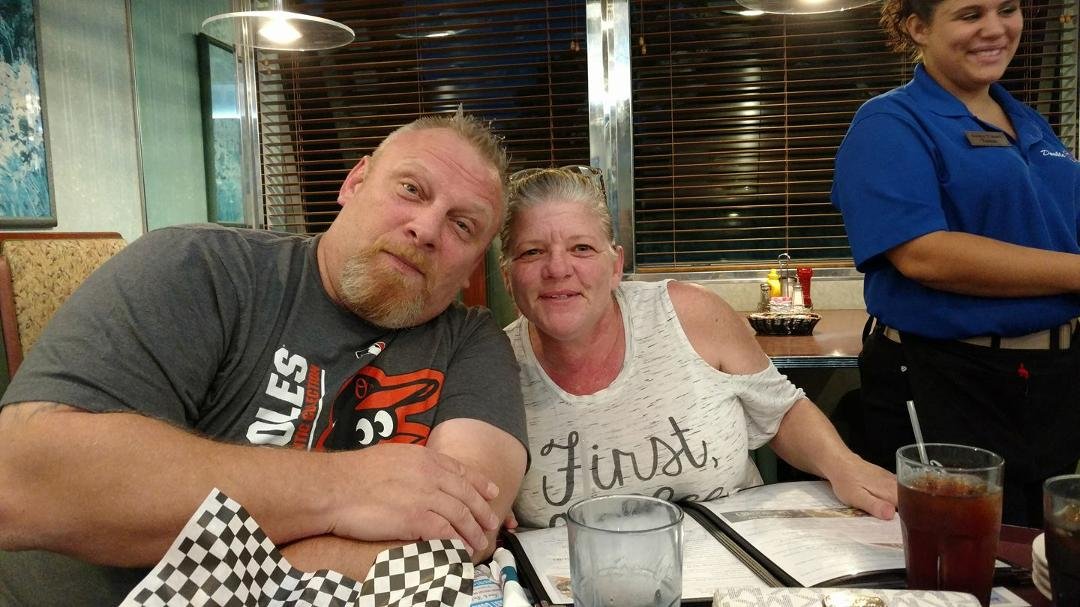 Aw! Aren't they cute? Having dinner at TT diner.